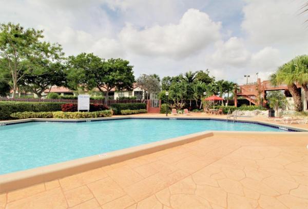 Freedom Square, 703 Freedom Ct, Deerfield Beach, Florida 33442, image 2