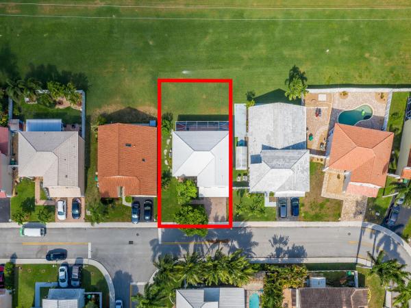 Wedgewood Cove, 581 Royal Palm Way, Davie, Florida 33325, image 2
