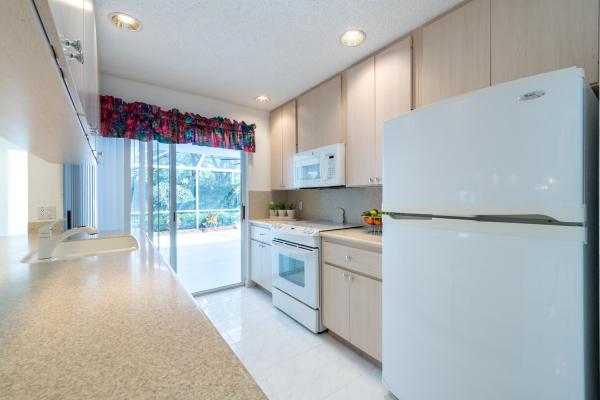 Sun Terrace At The Oaks, 4302 Water Oak Ct, Palm Beach Gardens, Florida 33410, image 3