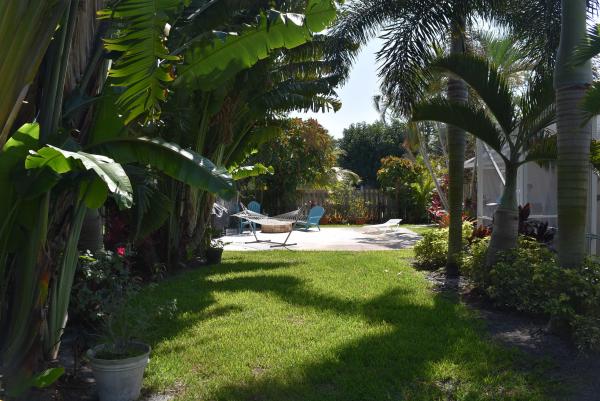 Pinewood Manor Of Wellington, 13868 Ishnala Cir, Wellington, Florida 33414, image 2