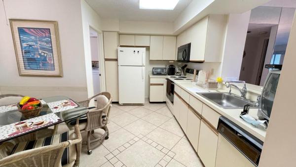 Huntington Towers, 7370 S Oriole Blvd #406, Delray Beach, Florida 33446, image 2