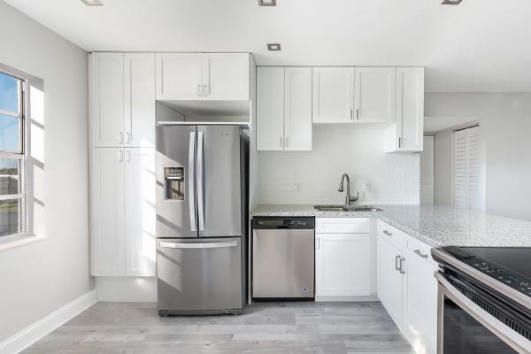 Golden Lakes Village, 120 Lake Meryl Dr #217, West Palm Beach, Florida 33411, image 3