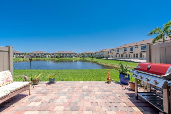 Preston Square, 2382 Byron St, Palm Springs, Florida 33406, image 3