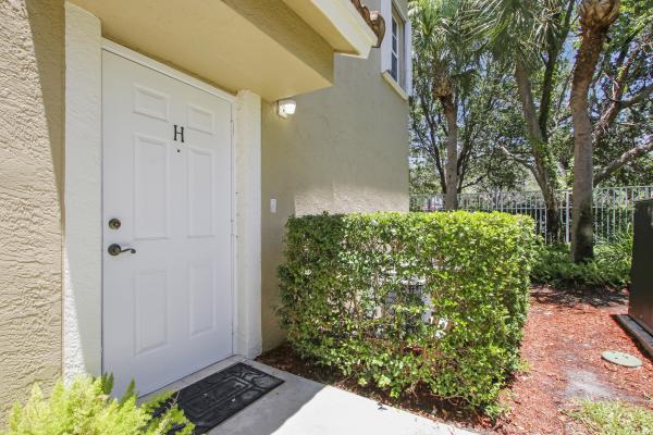 Tequesta Trace, 108 Lighthouse Cir #H, Tequesta, Florida 33469, image 1