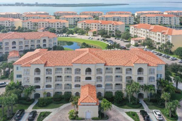 Harbour Isle East, 37 Harbour Isle Dr #303, Fort Pierce, Florida 34949, image 1