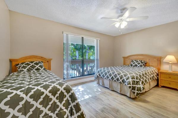 Golf Villas, 507 Brackenwood Pl, Palm Beach Gardens, Florida 33418, image 2