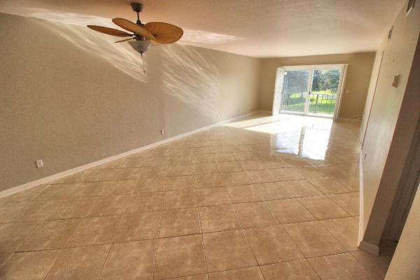 208 S Lakeside Dr ##202, Florida 33460, image 1