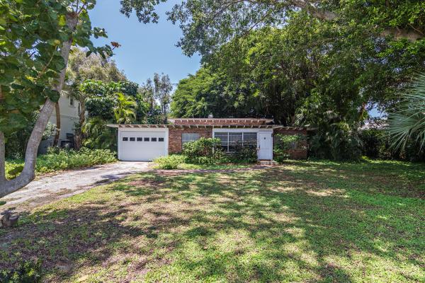 Ellamar, 221 Ellamar Rd, West Palm Beach, Florida 33405, image 2