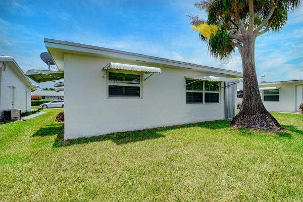 Palm Beach Leisureville, 704 SW Lake Ct, Boynton Beach, Florida 33426, image 1