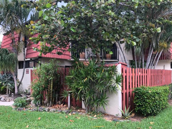 Somerset, 3783 Victoria Dr, West Palm Beach, Florida 33406, image 2