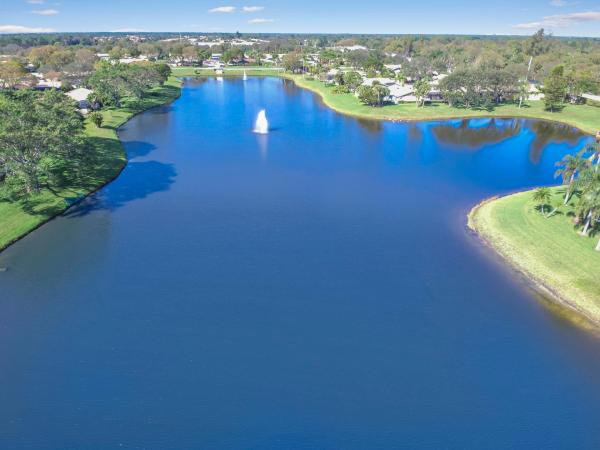Westwood Gardens, 5898 Golden Eagle Cir, Palm Beach Gardens, Florida 33418, image 2