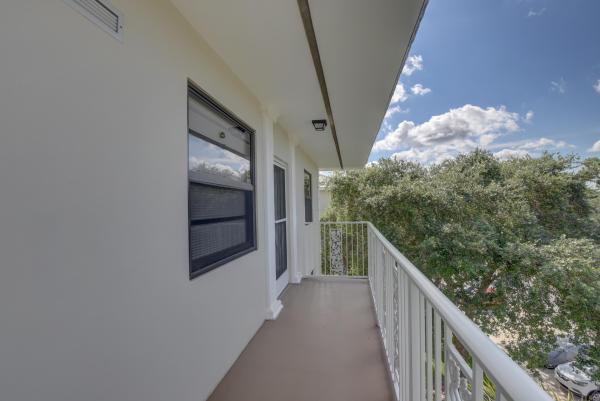 Whitehall At Camino Real, 6037 Balboa Cir #406, Boca Raton, Florida 33433, image 2