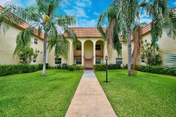 Villas On The Green, 717 S Us Highway 1 #203, Jupiter, Florida 33477, image 2