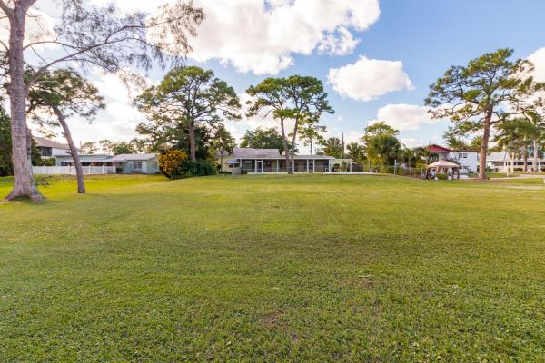 Floral Park Lantana, 6604 Eastview Dr, Lake Worth, Florida 33462, image 1