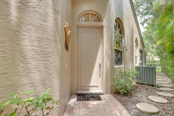 Cambridge At Wycliffe, 4661 Carlton Golf Dr, Lake Worth, Florida 33449, image 2