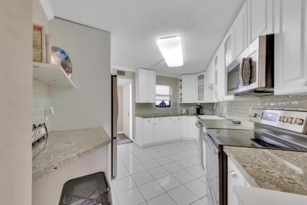 Camino Real Village, 5750 Camino Del Sol #403, Boca Raton, Florida 33433, image 3