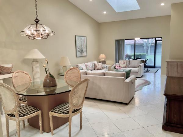 Huntington Pointe, 6392 Kings Gate Cir, Delray Beach, Florida 33484, image 2