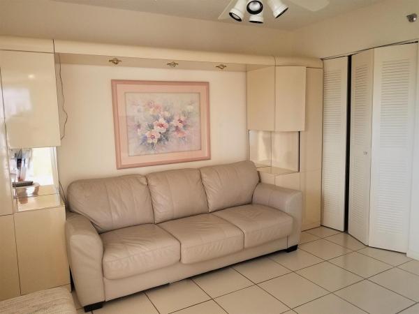 Huntington Lakes 5, 7290 Kinghurst Dr #609, Delray Beach, Florida 33446, image 1