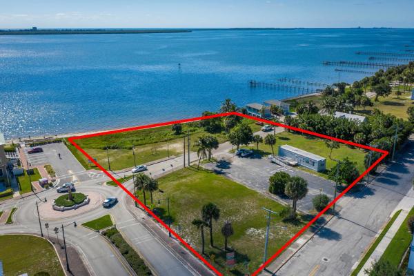 Fort Pierce Residential, 411 S Indian River Dr, Fort Pierce, Florida 34950, image 1