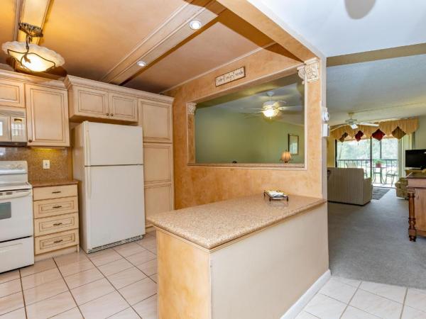 The Palms Of Deer Creek, 2440 Deer Creek Country Club Blvd #204-C, Deerfield Beach, Florida 33442, image 2