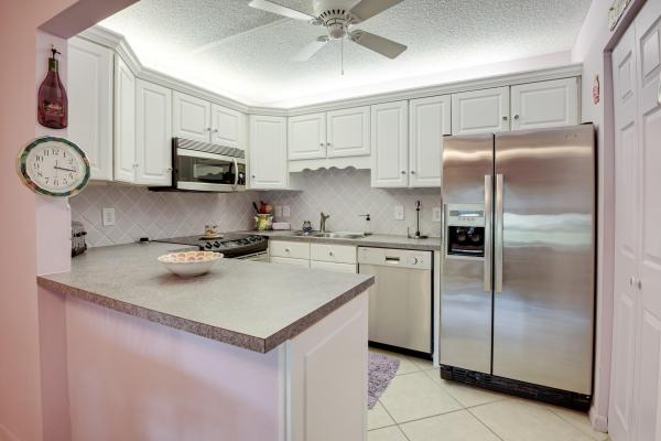 Pine Ridge South 2, 211 Pine Hov Cir #B-1, Greenacres, Florida 33463, image 2