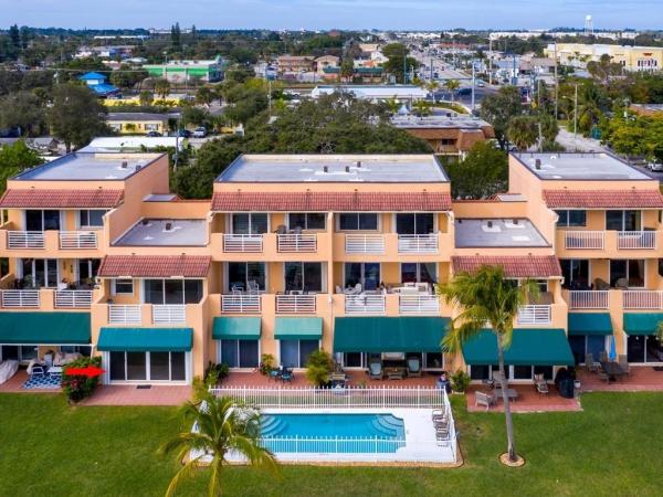 Coconut Cove Of Lantana, 322 N Lake Dr, Lantana, Florida 33462, image 2