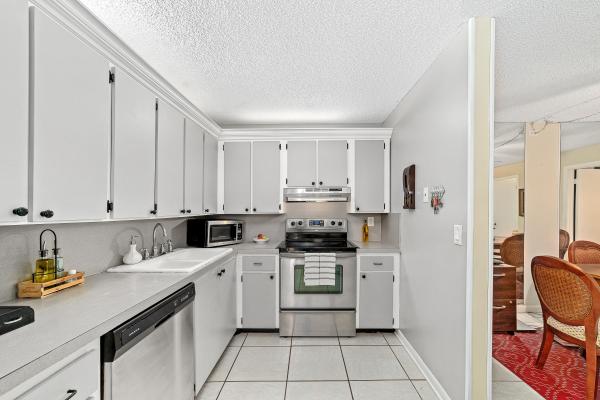 Breezewood Townhouses At Meridian Park, 3339 Gardens East Dr, Palm Beach Gardens, Florida 33410, image 1