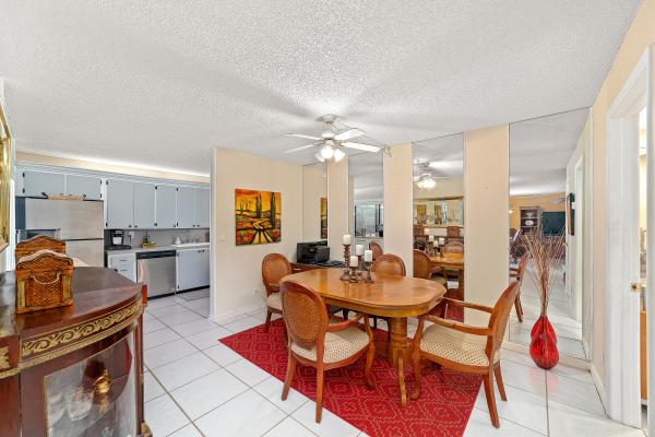 Breezewood Townhouses At Meridian Park, 3339 Gardens East Dr, Palm Beach Gardens, Florida 33410, image 2