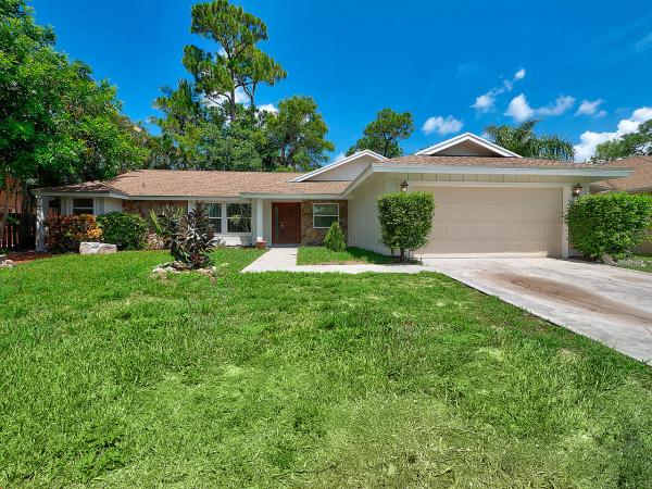 Sugar Pond Manor, 913 Lemongrass Ln, Wellington, Florida 33414, image 3