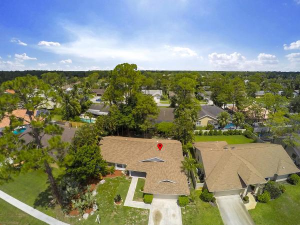 Sugar Pond Manor, 913 Lemongrass Ln, Wellington, Florida 33414, image 2
