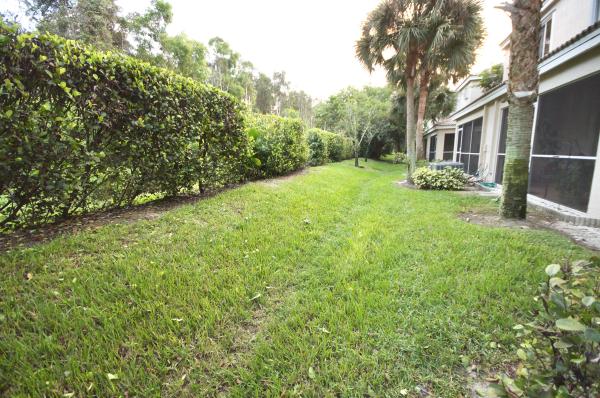 Palmbrooke Townhomes, 4679 Palmbrooke Cir, West Palm Beach, Florida 33417, image 2