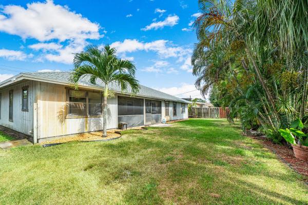 Floral Park Lantana, 6565 Eastview Dr, Lake Worth, Florida 33462, image 1