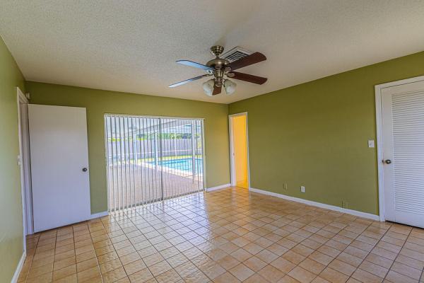 Boca Raton Square, 1398 SW 14th St, Boca Raton, Florida 33486, image 1