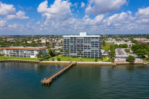 Lake Harbor Cove, 3040 Lake Shore Dr #205, Riviera Beach, Florida 33404, image 1