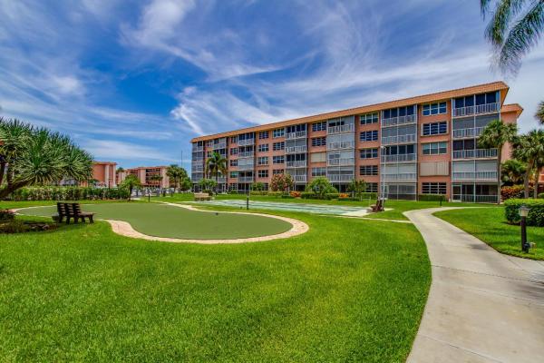 Tropic Bay, 901 Gardenia Dr #580, Delray Beach, Florida 33483, image 3