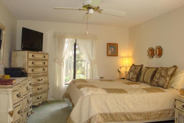 Pine Ridge North 4, 818 Sky Pine Way #H2, Greenacres, Florida 33415, image 1