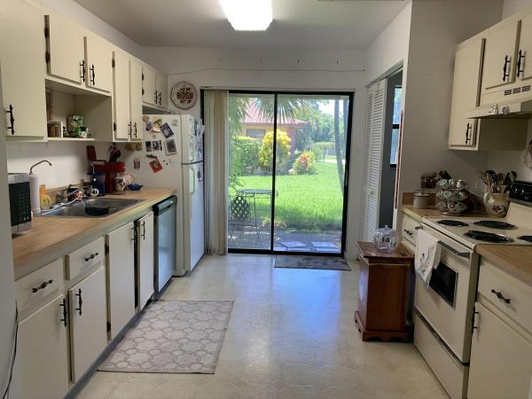 Ashley Villas, 4306 Royal Banyan Way, Lake Worth, Florida 33461, image 2