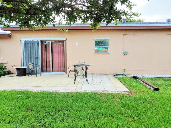 Sunrise Estates, 1217 S 12th St, Fort Pierce, Florida 34950, image 1