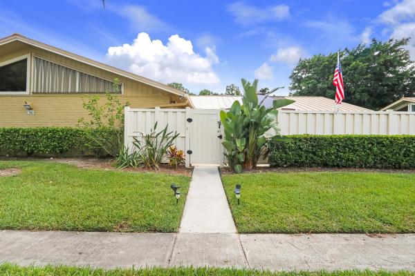 Westwood Gardens, 5672 Golden Eagle Cir, Palm Beach Gardens, Florida 33418, image 2