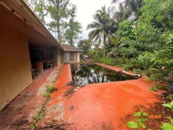 Sugar Pond Manor, 13917 Cranberry Ct, Wellington, Florida 33414, image 2