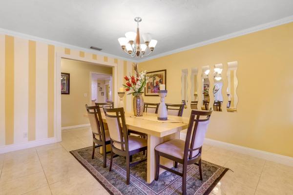 Pinewood Manor Of Wellington, 13636 Ishnala Cir, Wellington, Florida 33414, image 2