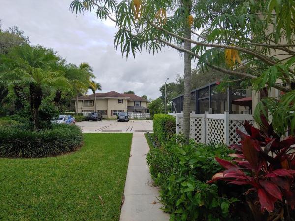 Stamford At Royal Palm Beach, 47 Essex Ct #B, Royal Palm Beach, Florida 33411, image 3