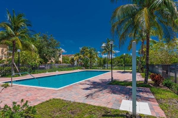 Charleston Commons, 4329 Brewster Ln, West Palm Beach, Florida 33417, image 1