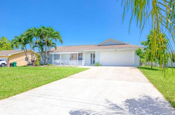 Hidden Oaks, 1001 SW Abingdon Ave, Port St. Lucie, Florida 34953, image 1