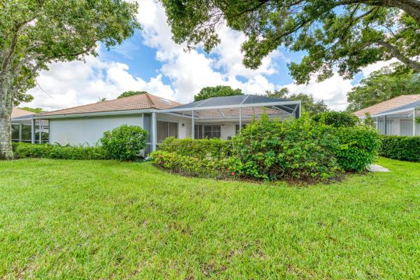 Sun Terrace At The Oaks, 2203 Pin Oak Ct, Palm Beach Gardens, Florida 33410, image 2