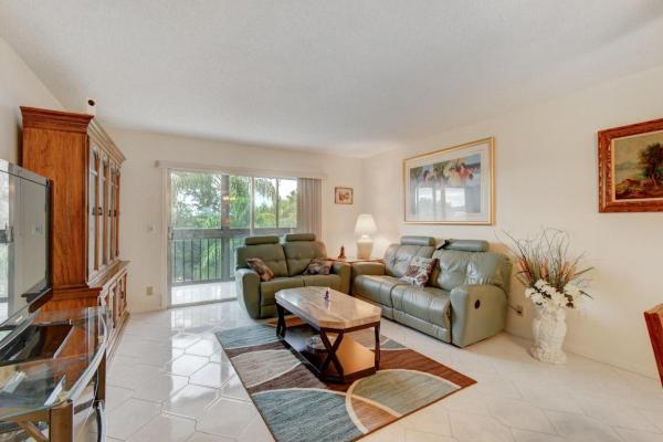 Huntington Lakes 4, 7301 Amberly Ln #409, Delray Beach, Florida 33446, image 2