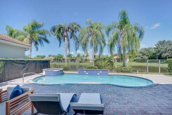 Manchester Lakes At Wycliffe, 3841 Newhaven Lake Dr, Lake Worth, Florida 33449, image 2