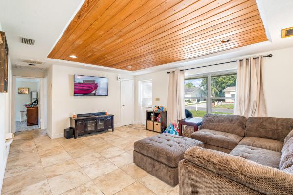 Palm Beach Gardens No HOA, 8920 Dania Dr, Palm Beach Gardens, Florida 33410, image 1