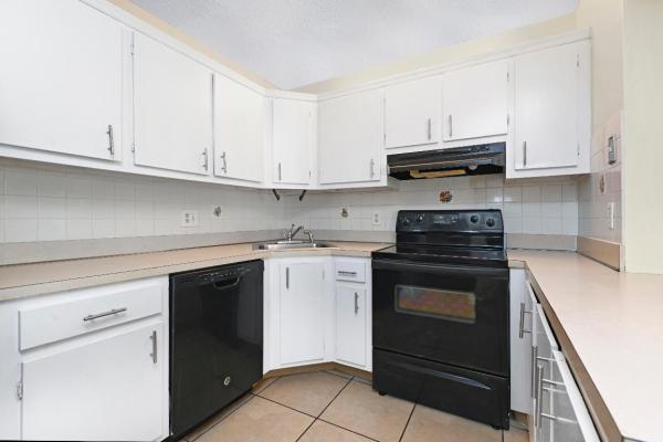 Pine Ridge South 2, 229 Pine Hov Cir #A-1, Greenacres, Florida 33463, image 2