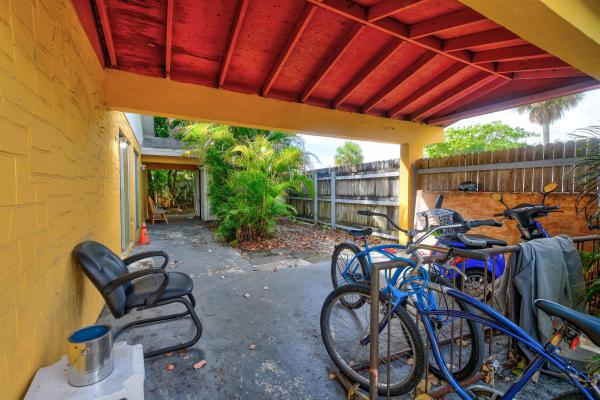 Palm Beach Gardens Estates, 592 Holly Dr, Palm Beach Gardens, Florida 33410, image 2